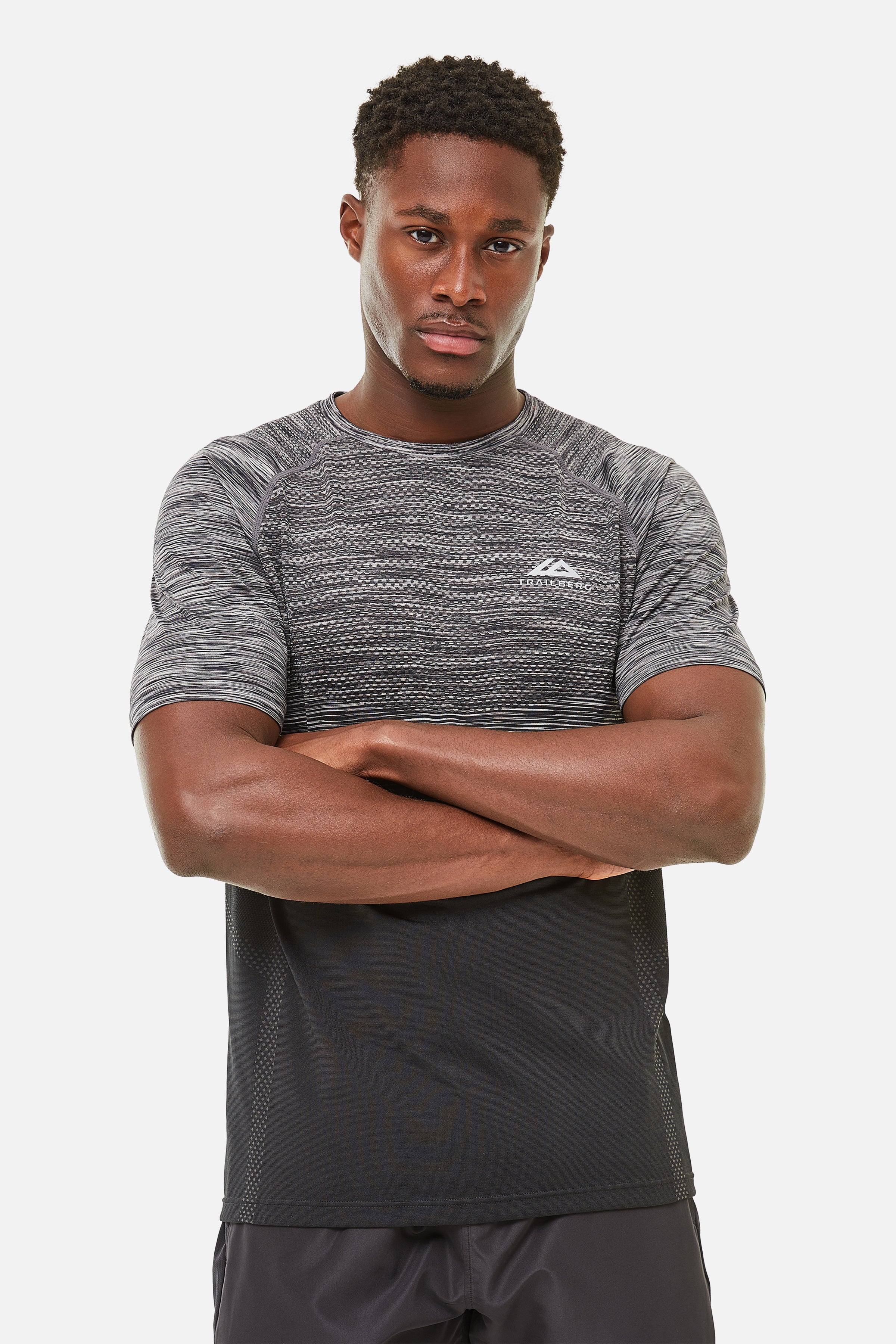 SUMMIT SEAMLESS TEE - BLACK/GREY