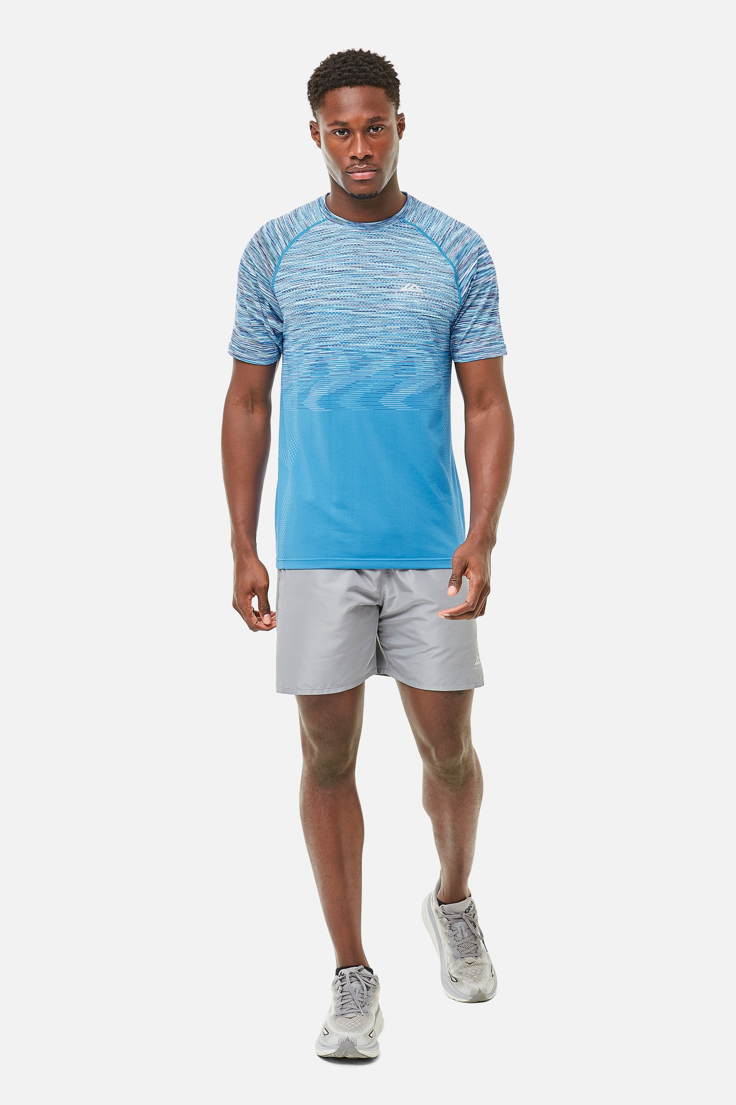 SUMMIT SEAMLESS TEE - LIGHT BLUE