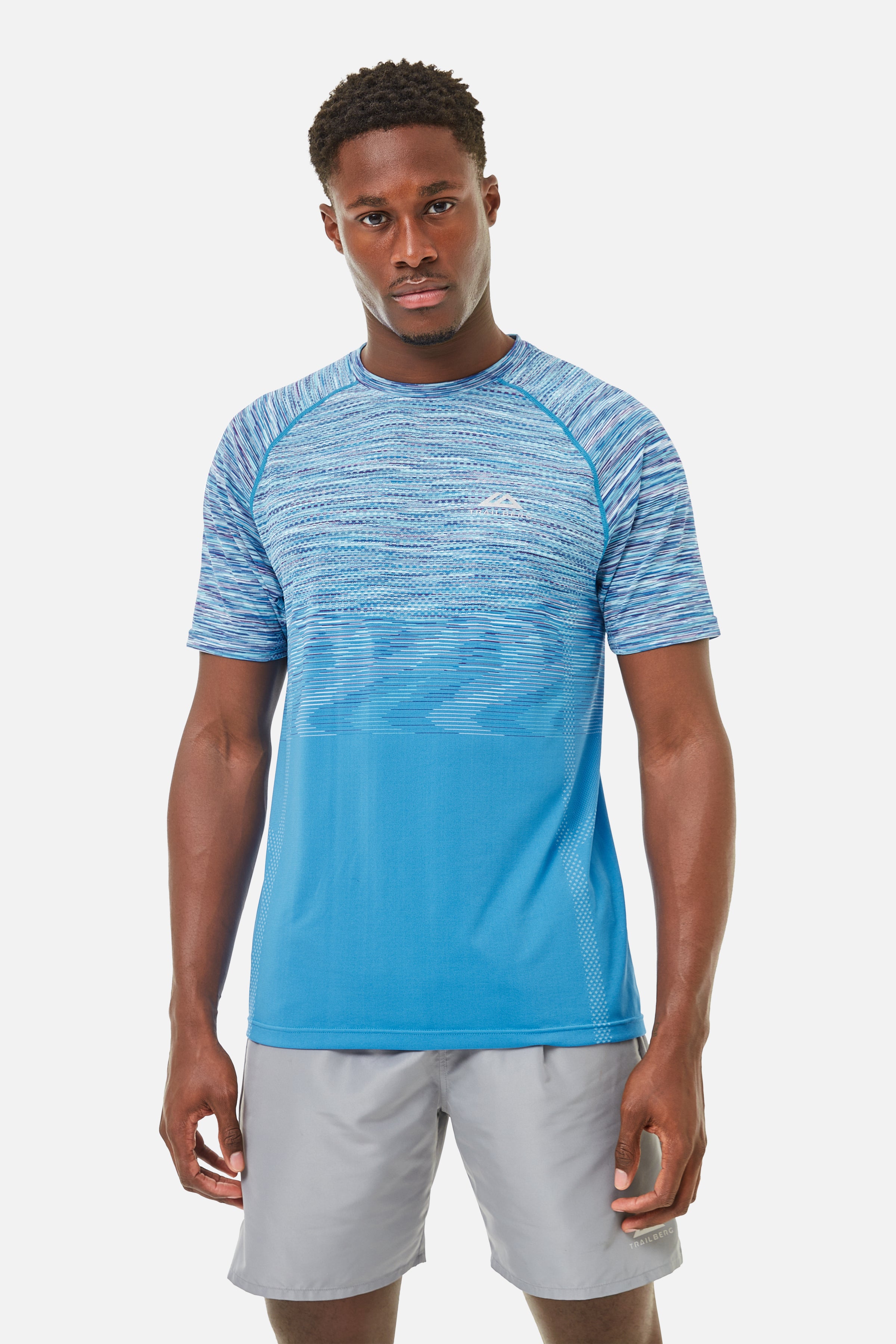 SUMMIT SEAMLESS TEE - LIGHT BLUE