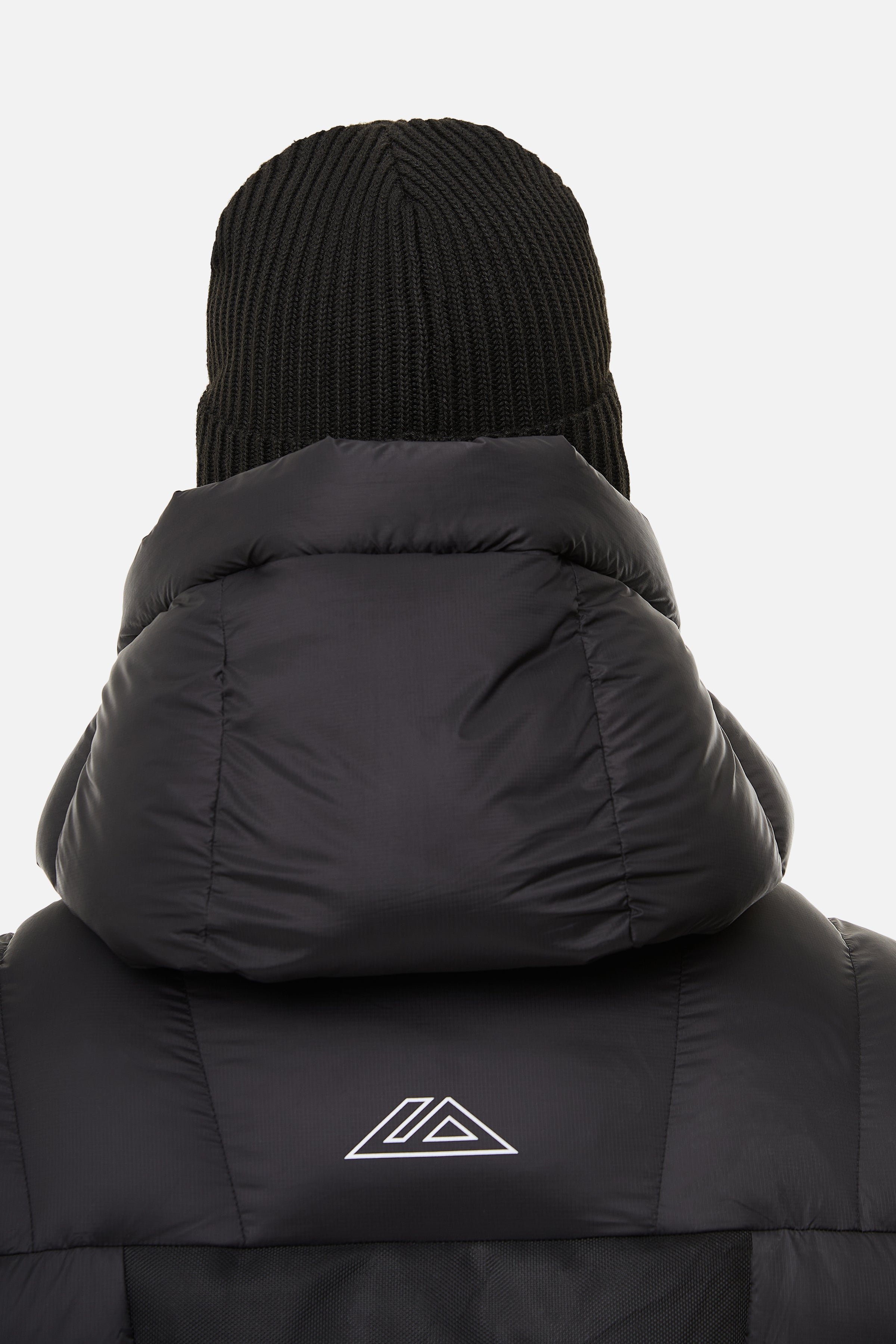 MERIDIAN BEANIE - BLACK