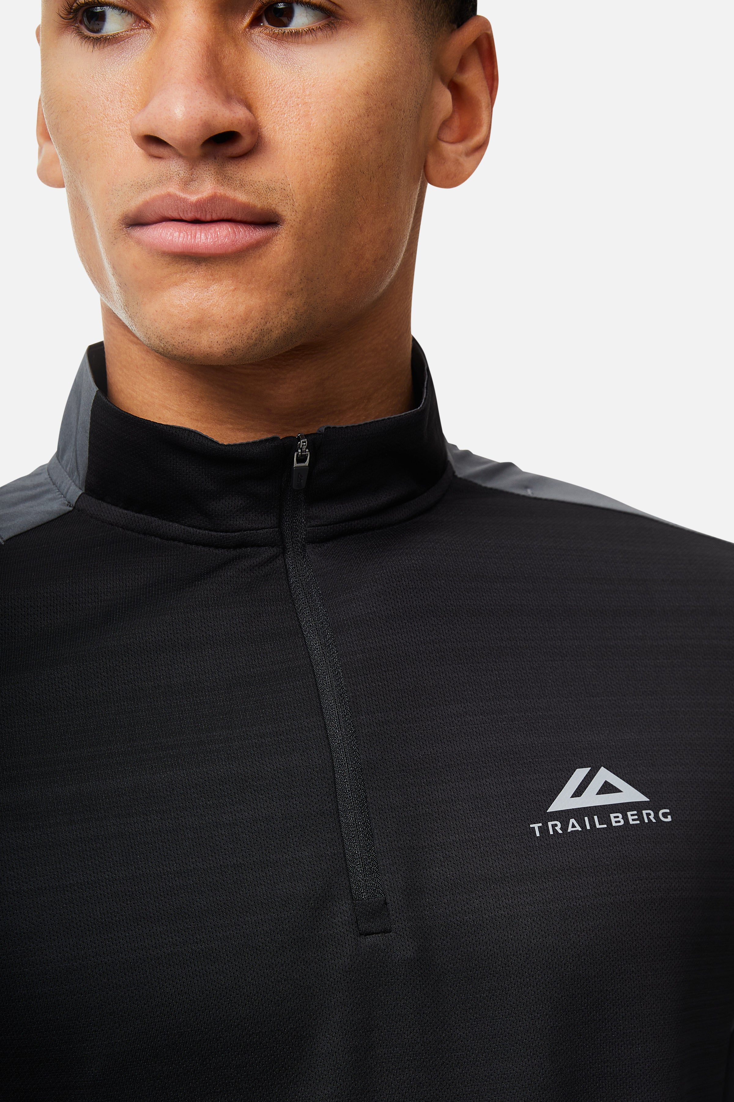 SS25 Triathlon Quarter Zip - Black/ Iron Grey